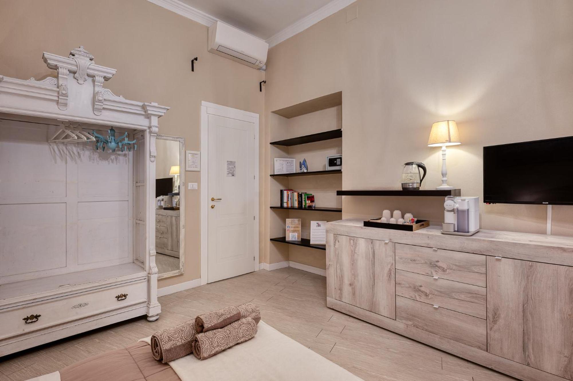 Guest house Your House *